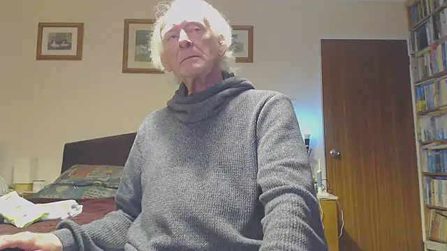 WaverlyKernow online show from December 4, 8:29 pm