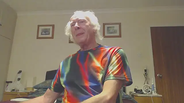 WaverlyKernow online show from December 24, 1:06 pm