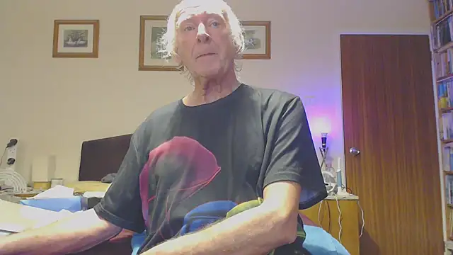 WaverlyKernow online show from January 10, 3:06 pm