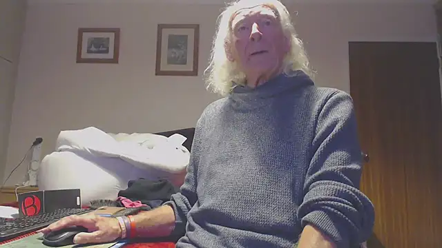 WaverlyKernow online show from October 28, 8:55 pm