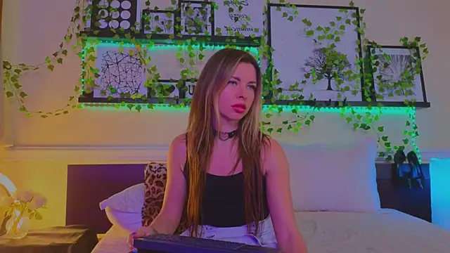 Real Tini online show from January 18, 7:04 pm