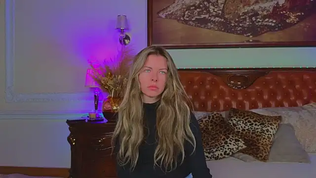 Real Tini online show from November 15, 6:22 am