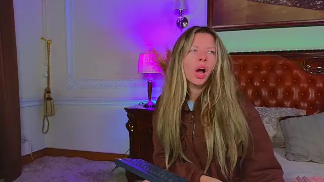 Real Tini online show from December 5, 6:22 am