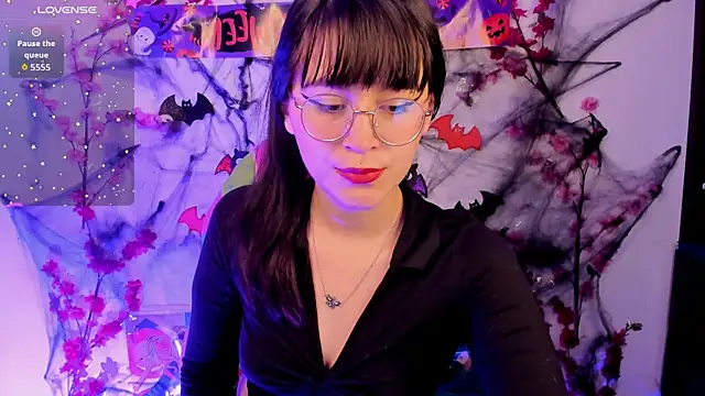 Snapshot of honeykitty_777 chatting on October 18, 3:20 am honeykitty 777 online show from October 18, 3:20 am