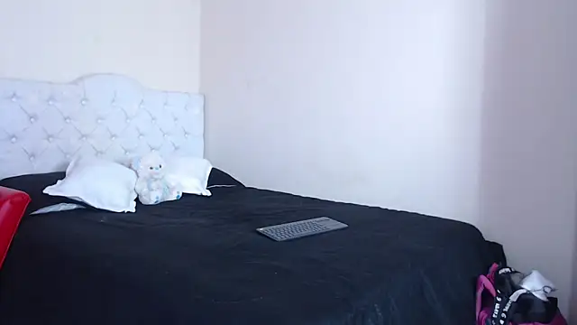 luna hoott online show from February 17, 2:59 pm