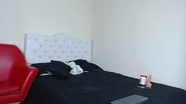 luna hoott online show from February 21, 4:59 pm