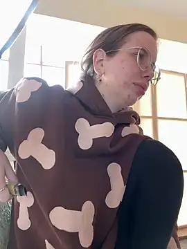 SecretDesireMe online show from March 4, 8:13 am