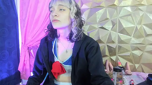 Snapshot of neeko_princes chatting on December 2, 12:18 pm neeko princes online show from December 2, 12:18 pm