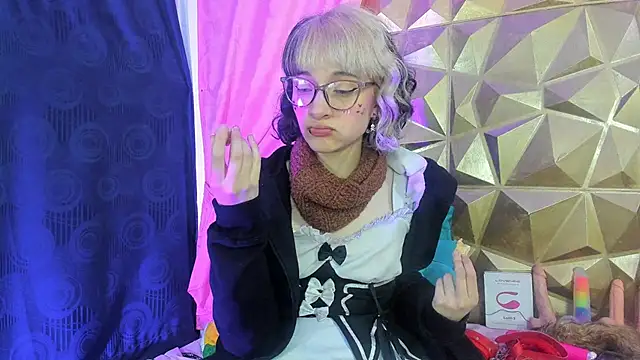 Snapshot of neeko_princes chatting on December 5, 3:50 pm neeko princes online show from December 5, 3:50 pm