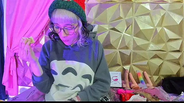 Snapshot of neeko_princes chatting on December 14, 3:15 pm neeko princes online show from December 14, 3:15 pm