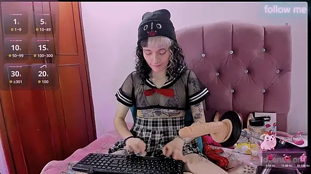 Snapshot of neeko_princes chatting on October 8, 12:25 pm neeko princes online show from October 8, 12:25 pm