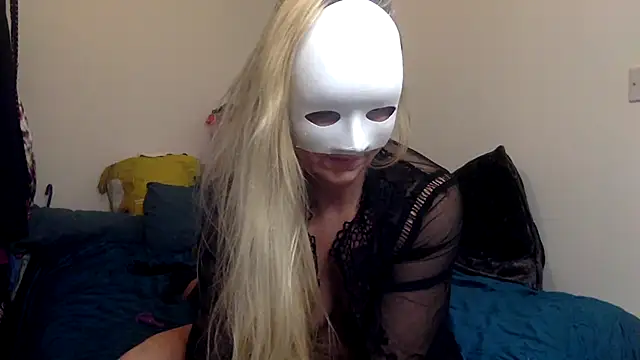 Snapshot of misscharlottezz chatting on March 12, 6:51 am misscharlottezz online show from March 12, 6:51 am