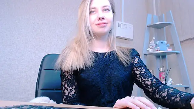 Snapshot of AliceFire_ chatting on February 26, 7:09 am AliceFire online show from February 26, 7:09 am