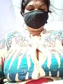 Hotmohni online show from February 7, 9:15 pm