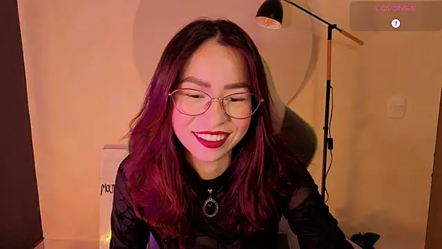 Snapshot of rosse_98_ chatting on April 30, 1:28 pm rosse 98 online show from April 30, 1:28 pm