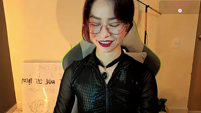 Snapshot of rosse_98_ chatting on May 7, 12:43 pm rosse 98 online show from May 7, 12:43 pm