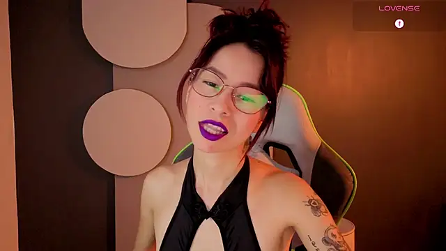 Snapshot of rosse_98_ chatting on May 22, 1:17 pm rosse 98 online show from May 22, 1:17 pm