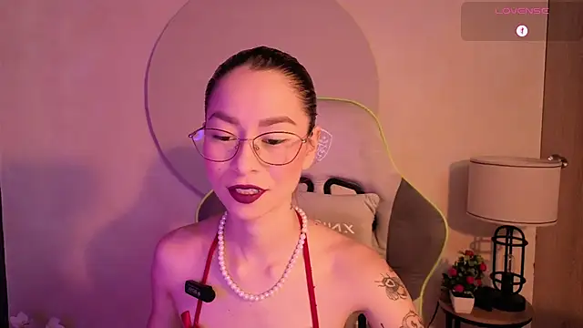 Snapshot of rosse_98_ chatting on June 20, 2:20 pm rosse 98 online show from June 20, 2:20 pm