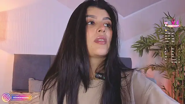 missatenea online show from February 13, 1:51 pm