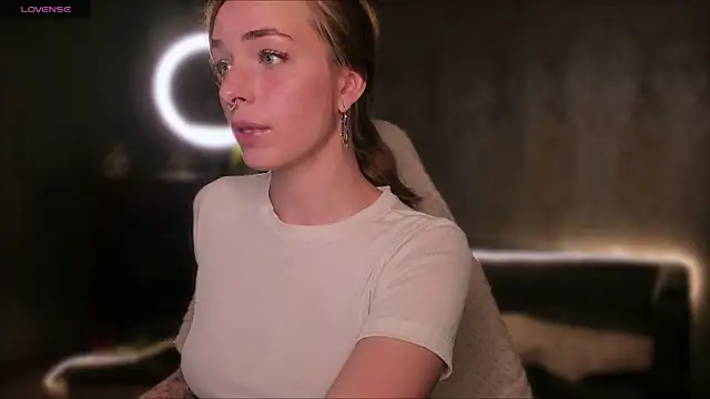 Eli Llie online show from September 18, 8:33 pm