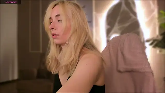 Eli Llie online show from October 28, 8:44 pm