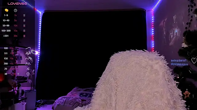 Eli Llie online show from January 12, 6:02 pm