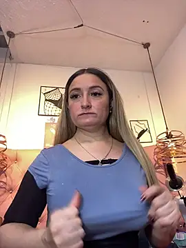 Snapshot of antonella87 chatting on May 30, 10:40 pm antonella87 online show from May 30, 10:40 pm