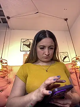 Snapshot of antonella87 chatting on June 4, 11:11 pm antonella87 online show from June 4, 11:11 pm
