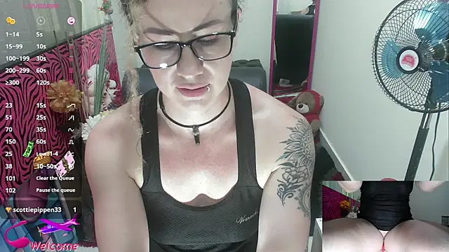 ViickySexy online show from October 23, 7:56 pm