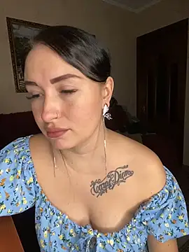 Roxana Bell online show from September 26, 4:55 pm