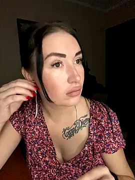 Roxana Bell online show from October 3, 1:19 pm