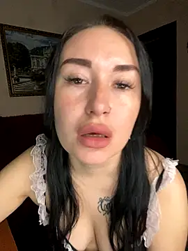 Roxana Bell online show from October 29, 5:58 pm