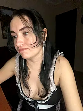 Roxana Bell online show from November 17, 6:57 pm