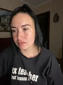 Snapshot of Roxana_Bell chatting on June 5, 9:20 pm Roxana Bell online show from June 5, 9:20 pm