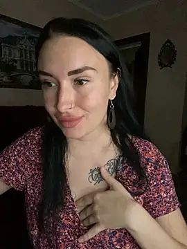 Snapshot of Roxana_Bell chatting on June 6, 12:32 pm Roxana Bell online show from June 6, 12:32 pm