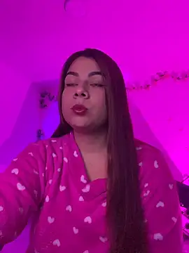 Snapshot of little_tifanny82 chatting on February 24, 3:21 pm little tifanny82 online show from February 24, 3:21 pm