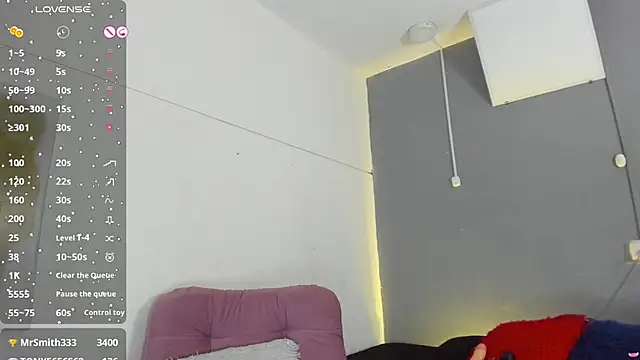 Snapshot of liily_moore chatting on January 5, 10:21 am liily moore online show from January 5, 10:21 am