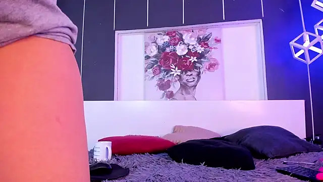 Alexxxholy online show from February 7, 1:43 pm