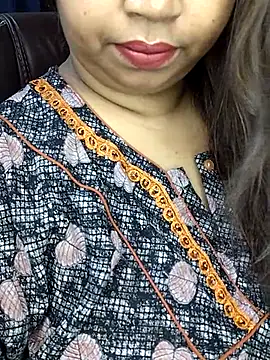 Snapshot of Ravina_patil1 chatting on September 22, 5:37 pm Ravina patil1 online show from September 22, 5:37 pm