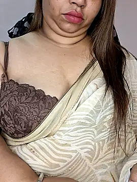 Snapshot of Ravina_patil1 chatting on December 18, 11:38 am Ravina patil1 online show from December 18, 11:38 am