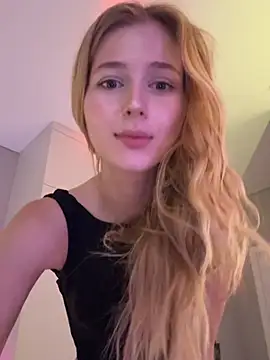 LunaRase online show from August 9, 5:51 pm