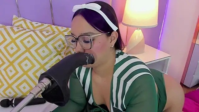 SophyRuiz  online show from February 27, 11:43 am