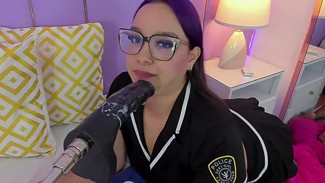 SophyRuiz  online show from March 2, 11:50 am