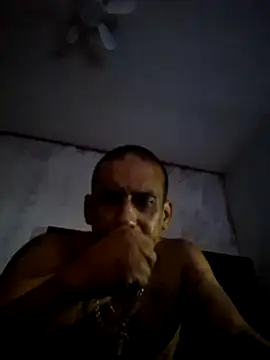 Snapshot of Alebir1329 chatting on May 30, 8:33 am Alebir1329 online show from May 30, 8:33 am