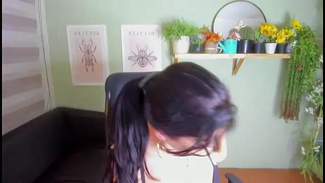 Aliiz 01 online show from December 28, 11:30 am