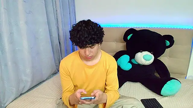 Snapshot of _nickconnor01 chatting on December 29, 1:34 am  nickconnor01 online show from December 29, 1:34 am