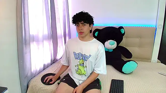 Snapshot of _nickconnor01 chatting on January 2, 7:51 pm  nickconnor01 online show from January 2, 7:51 pm