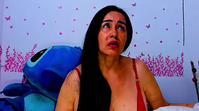 Snapshot of HorniestMilf chatting on July 8, 8:02 pm HorniestMilf online show from July 8, 8:02 pm