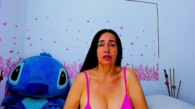 Snapshot of HorniestMilf chatting on July 16, 11:11 pm HorniestMilf online show from July 16, 11:11 pm
