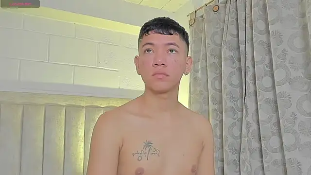 JulianRose 1 online show from January 28, 11:28 am